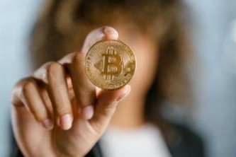 交易所定投比特币：稳健保值为