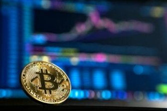 比特币一夜暴跌(比特币一夜暴跌是真的吗)